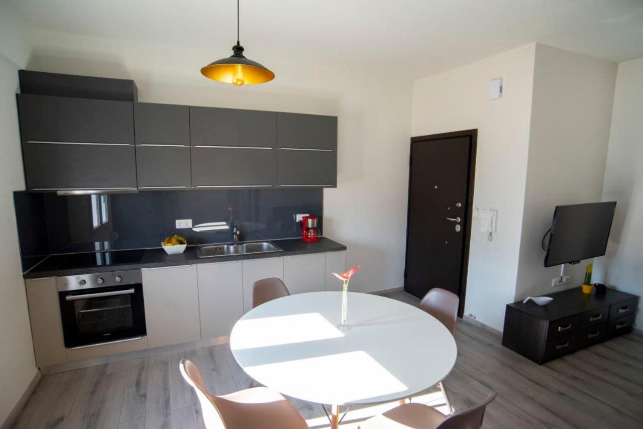 Ierapetra Flats 2 Apartment Luaran gambar